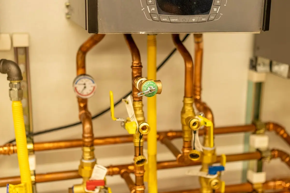 Licensed technician providing Pipe Repair for a homeowner in Tara Hills